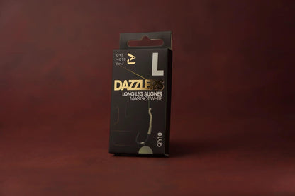 Une longue jambe de Cast Dazzlers de plus