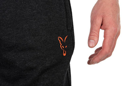 Leichte Jogger-Shorts aus der Fox-Kollektion in Schwarz und Orange 